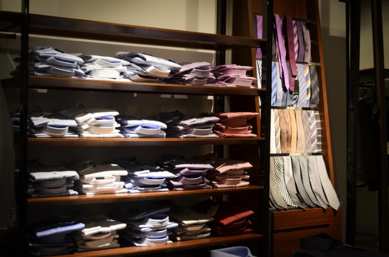 vitrine-ST RAPHAEL-min_shirts_exhibition_shop_shopping_shelf_buy_business_clothing-940715